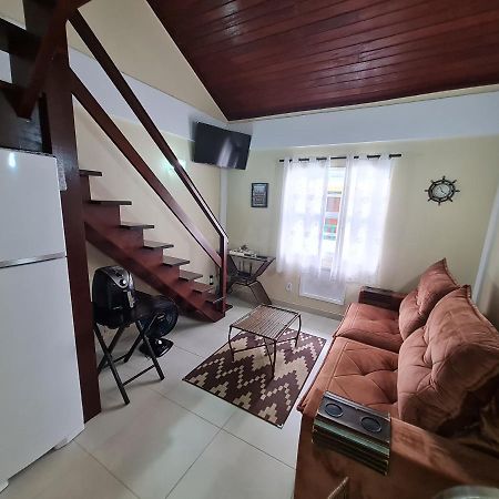 Duplex Beira Mar com Piscina, Em frente a Praia do Peró - Cabo Frio, com AR, SmartTv, Wi-fi, Roupa de Cama e banho, Portaria 24 horas, Estacionamento, Completo Exterior foto