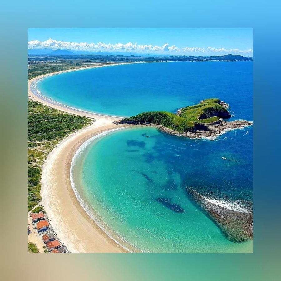 Duplex Beira Mar com Piscina, Em frente a Praia do Peró - Cabo Frio, com AR, SmartTv, Wi-fi, Roupa de Cama e banho, Portaria 24 horas, Estacionamento, Completo Exterior foto